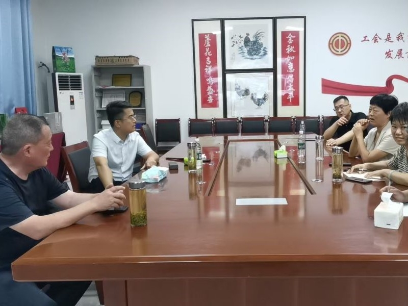汶上縣政府黨組成員、副縣長(zhǎng)劉海韻來(lái)金秋農(nóng)牧公司調(diào)研汶上蘆花雞產(chǎn)業(yè)發(fā)展情況