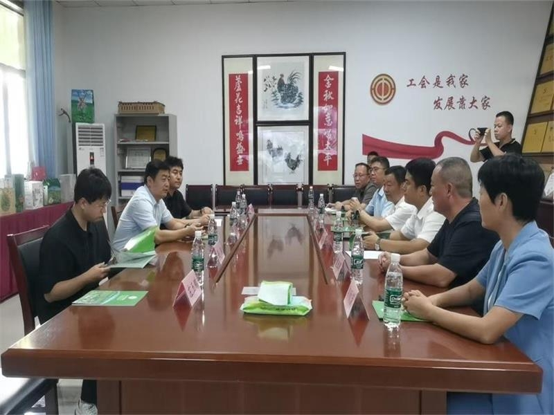 國家統(tǒng)計(jì)局山東調(diào)查總隊(duì)黨組成員、副總隊(duì)長霍云峰一行蒞臨金秋農(nóng)牧公司開展汶上蘆花雞養(yǎng)殖情況調(diào)研